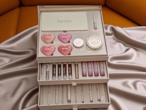 طقم مكياج من Ferslai