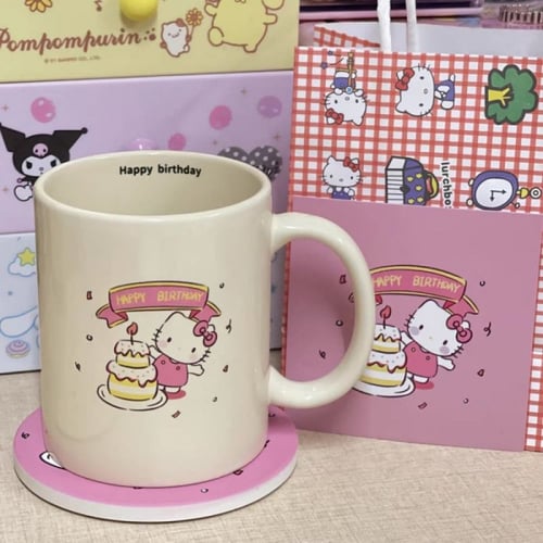 كوب يوم الميلاد هيلو كيتي