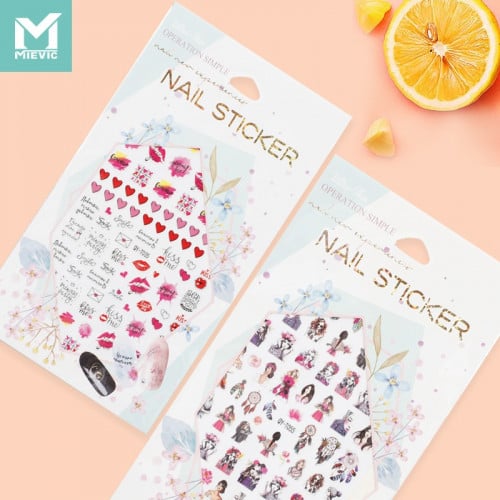 ملصقات أظافر لاصقة و متعددة اللون
