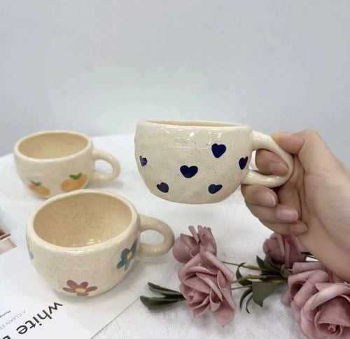 كوب سيراميك بطبعة "i need just coffee"