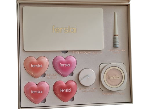 طقم مكياج من Ferslai