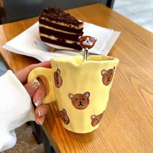 كوب الدب بريشة رسام