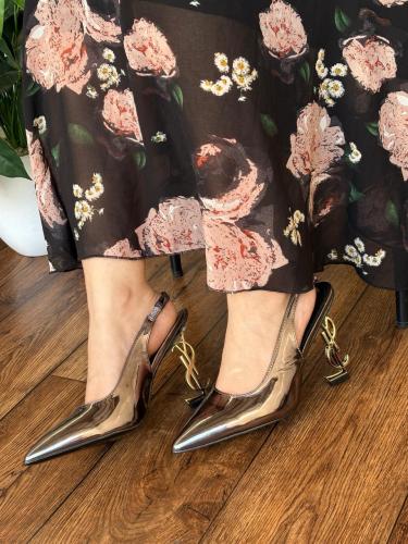 كعب سان لوران