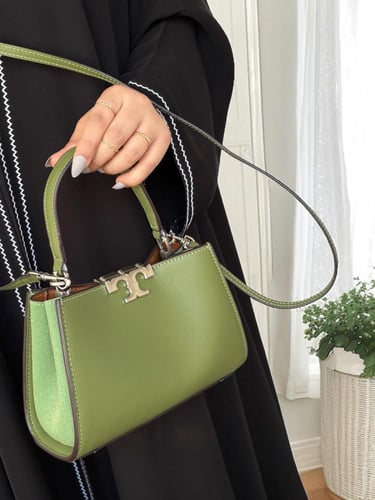 شنطة نسائية بتصميم راقي من توري بورش