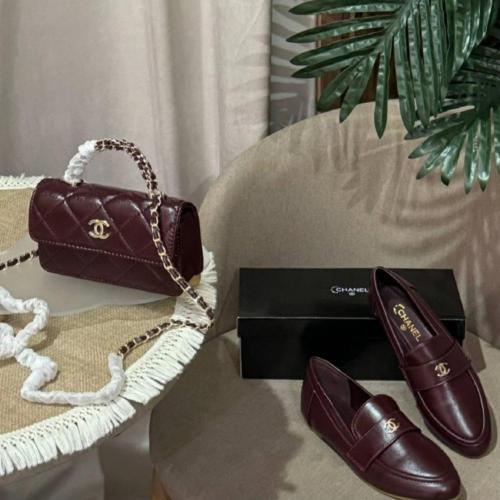 طقم نسائي شانيل