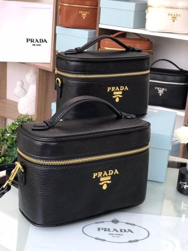 شنطة برادا صغيرة