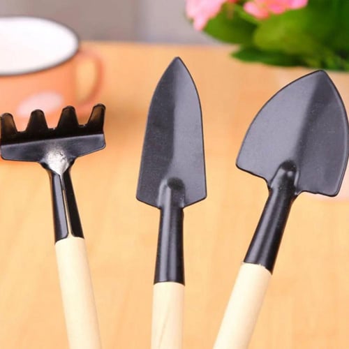 طقم أدوات بستنة صغيرة