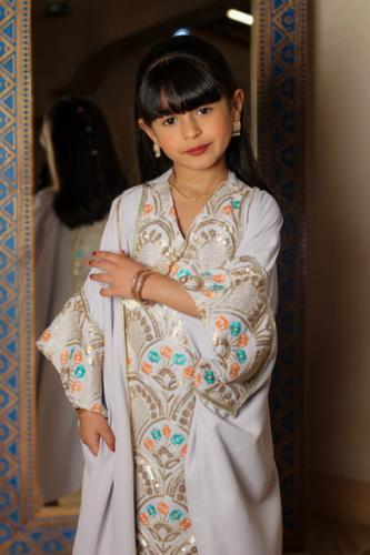 فستان مع بشت وشنطه