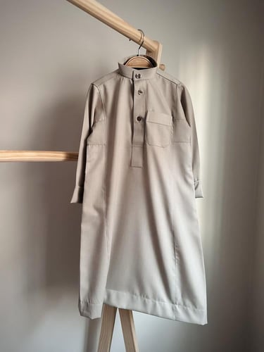 ثوب بيج فاتح