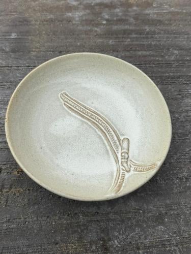 صحن تقديم سيراميك بنقشة مميزة