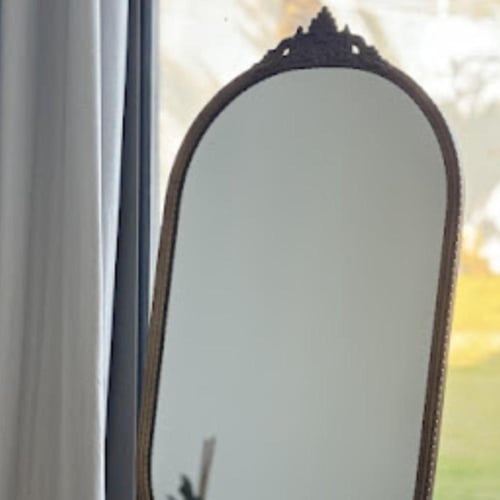 مرايا بشكل مميز