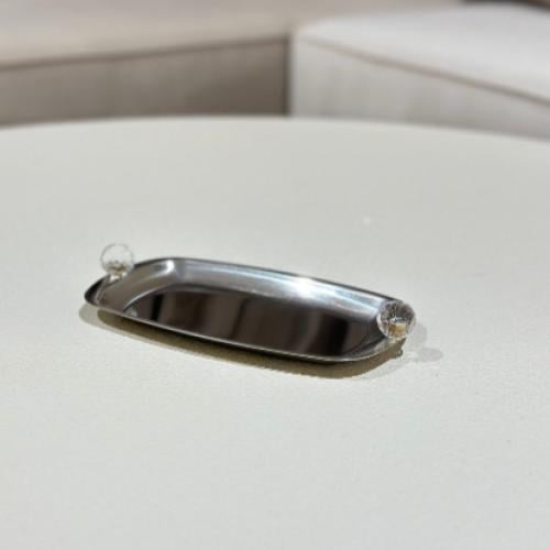 تقديمة معدن مميزة