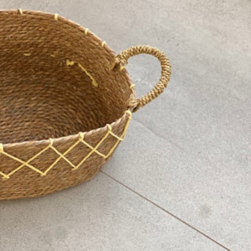 سلة خزف طبيعي
