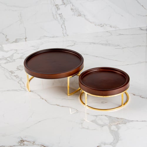 تقديمة خشب بقاعدة ذهبية