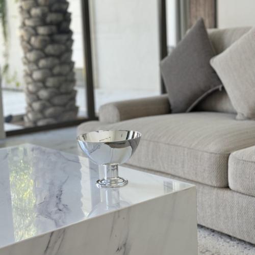 تقديمة معدن بقاعدة