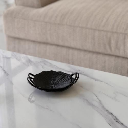 تقديمة معدن بلون اسود