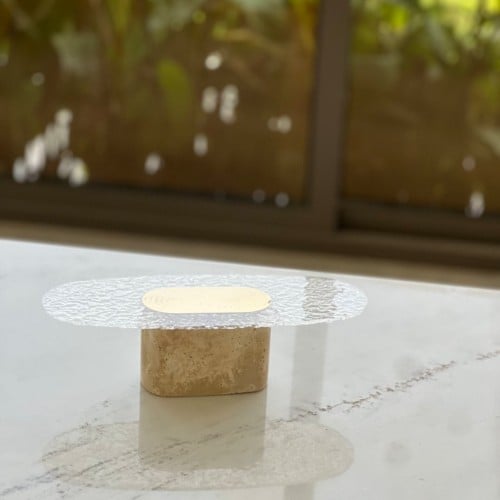 تقديمة اكرليك بقاعدة رخام ترافنتينو