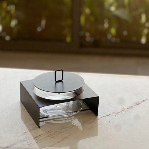 تقديمة زجاج بقاعدة