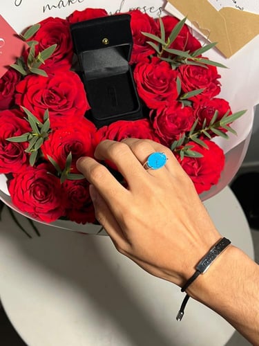 باقة ورد احمر + ( خاتم فضه )