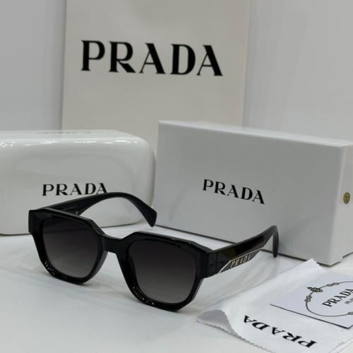 نظارة برادا اسود لاين ذهبي