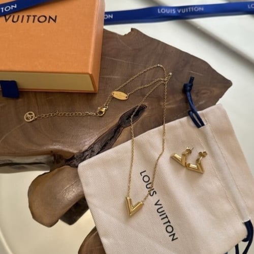 سلسله وحلق Lv