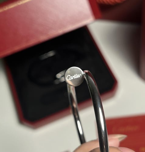 اساورة كارتييه رجالي (فضي )