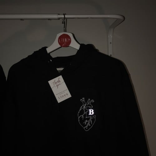 هودي ( انت هنا داخل هذا القلب )