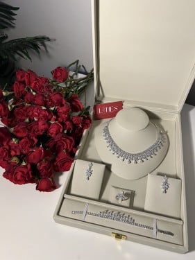 طقم عقد ملكي