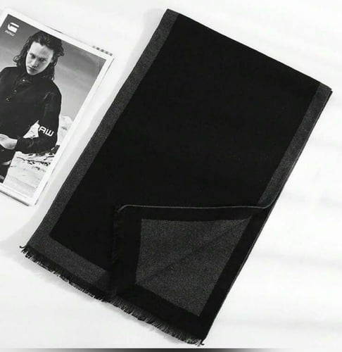 شال شتوي (وجهين اسود ورمادي)