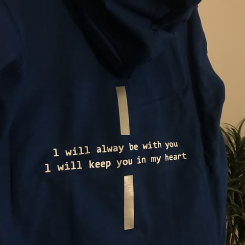 بلوفر لون كحلي خلف وامام