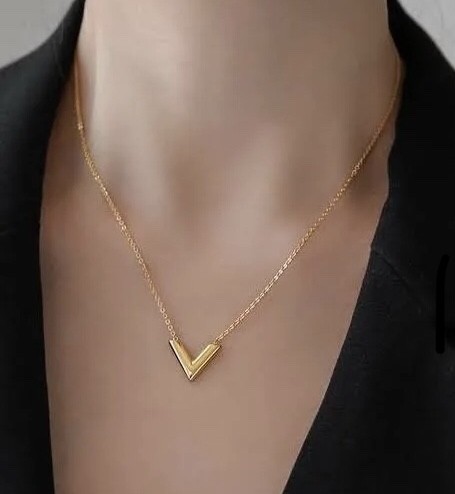 سلسله وحلق Lv