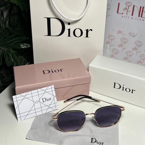 نظارة شمسية ديور ذهبي