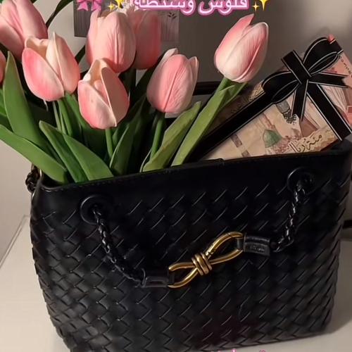 شنطة بوتيكا بالورد