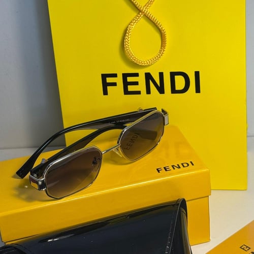 نظارة فيندي Fendi مع الملحقات