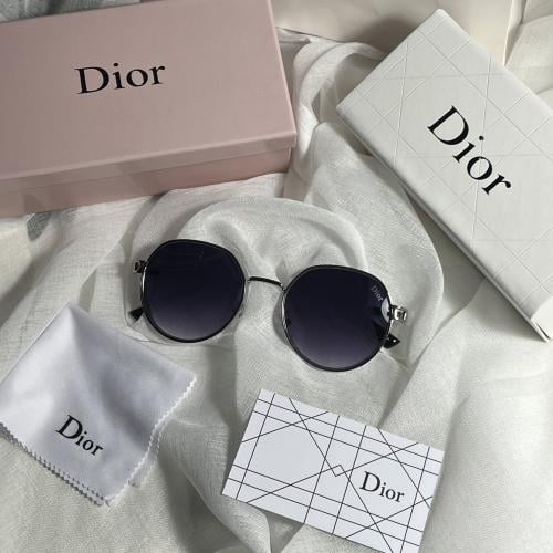 نظارة شمسية ( Dior ) فضي
