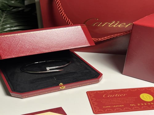 اساورة كارتييه رجالي (فضي )