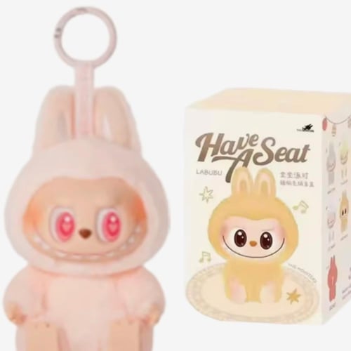 ميدالية لابوبو الجالس بوب مارت - Labubu Sitting Do...