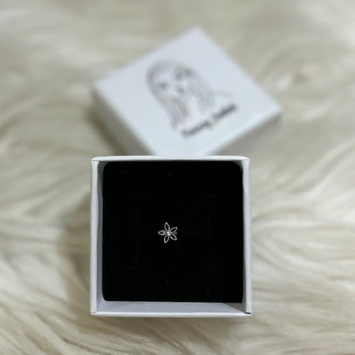 زهور - حلق طبي - Piercing
