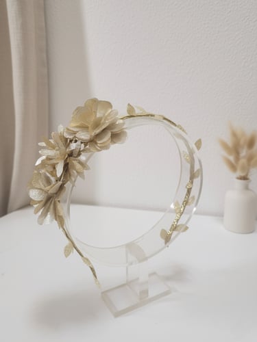 طوق ورد برّاق