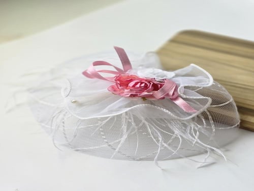 مشبك فرنسي بشبك لون سكري