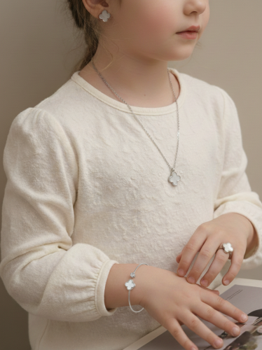 طقم أطفال فان كلايف