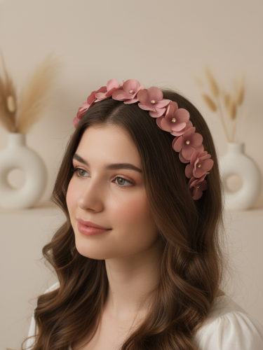 طوق ورد بلون غبار الورد صغير - جمال بسيط لكل مناسب...