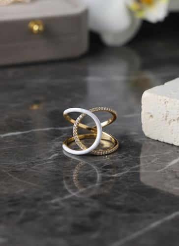 خاتم بتصميم عصري لون ذهبي