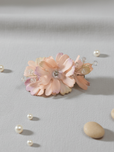 مشبك الورد بعروق الكريستال