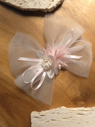 مشبك الورد والتل العصري