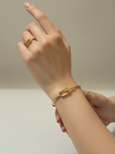 طقم اسورة مع خاتم (بنّاتي )