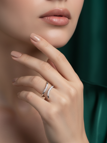 خاتم بحلقة مفتوحة مرصع بالألماس