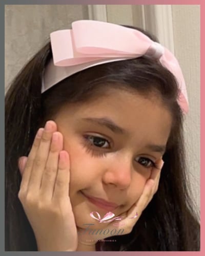 طوق شعر على شكل فيونكة مزدوجة