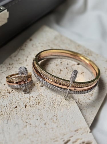 اسورة المشبك