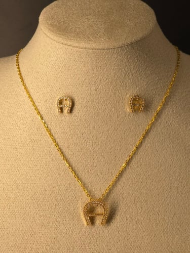 طقم بسيط ذهبي